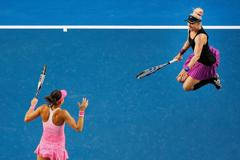 Šafářová a Matteková-Sandsová slaví titul na Australian Open 2015