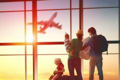 Letiště rodina dovolená letadlo