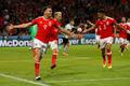 Euro 2016, Wales-Belgie: hráči Walesu slaví gól na 2:1