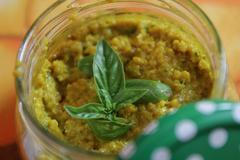 Výborná domácí hořčice s bazalkou