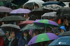 Na Wimbledonu opět prší