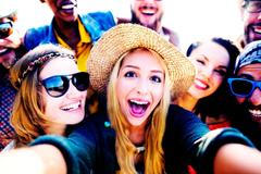 lidé,přátelství, štěstí