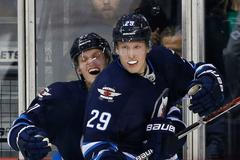 Patrik Laine rozhoduje zápas proti Torontu