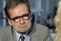 EU rezaví jako auto, odpadávají nepotřebné části. Současná krize může být osudová, říká Povejšil