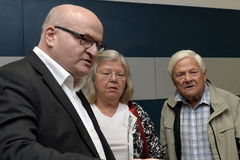 Mládek: Zemanova slova o Bradym jsem neslyšel, je to kravál. Herman: Otázka rovné páteře je aktuální