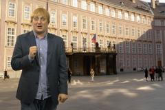 Pavlásek zjišťoval, kdo dorazí na Hrad na předávání vyznamenání a není to prý žádná sláva