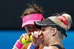 Šafářová a Matteková-Sandsová na Australian Open 2015