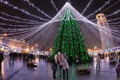 Vánoční strom v litevském Vilniusu.