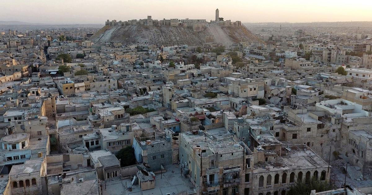 Syrská armáda tvrdí, že ukončila boje v Aleppu, Kurdové to popřeli