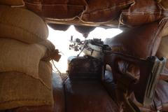 Foto: Život a smrt ve střílnách a tunelech. Reportér Aktuálně.cz na frontě s Islámským státem