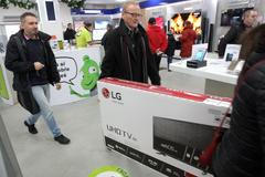 Předvánoční nákupy v Alze