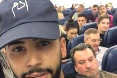 Adam Saleh a Slim Albaher - vyhození z letadla