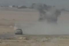 Džihádista vyjel s výbušninami proti nepříteli. První raketa ho ještě minula...