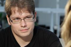 Policie nechce, abychom jí viděli pod ruce, říká novinář, který má platit miliony za informace