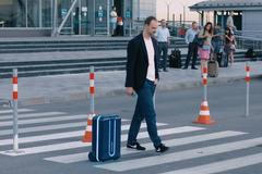 Robot kufr zavazadlo