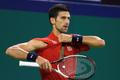 Novak Djokovič si na turnaji v Šanghaji vzteky roztrhal triko