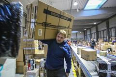 Pražské depo PPL před Vánoci