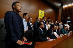 Propekingští poslanci