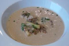 Zkuste jemnou krémovou houbovou polévku z kotrče