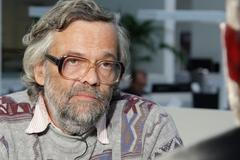 D8 je díra na peníze, jsou za tím zájmy politiků, Paškův posudek byl napsán na objednávku, říká Cajz