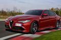 Alfa Romeo Giulia: Krásná Italka pro nadšené řidiče