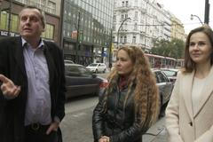 Video: Věřila jsem, že tu někdo mohl zemřít. Pamětníci o 17. listopadu 1989 na Národní třídě