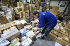 Pražské depo PPL před Vánoci