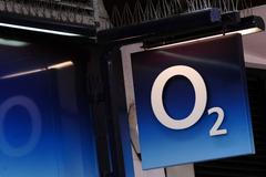 O2 - logo, pobočka