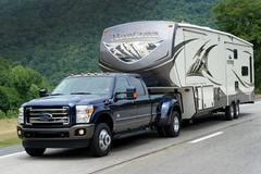 Ford F-350 plus karavan