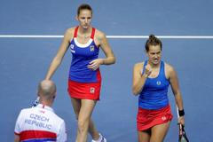 Barbora Strýcová a Karolína Plíšková ve finále Fed Cupu 2016