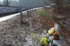 Test silnice 1/43 - prosinec 2014-pomník