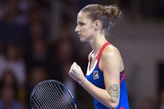 228 minut a rychlá porážka. Tak Plíšková v maratonu udolala Francouzku a Kvitová neuspěla