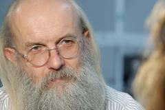 Ředitel mi nabídl práci pro brigádníky, urazil jsem se. Na ústavu končím kvůli drbům, říká Oliva