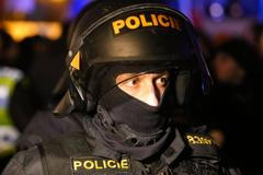 17. listopad 2016 - průvod extremistů z Letné k Betlémské kapli