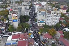 Židé slaví Nový rok. Tisíce nadšených Chasidů při něm zaplnily město na Ukrajině