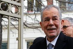 Alexander Van der Bellen volil ve Vídni.