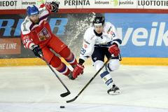 EHT: Finsko - Česko: Adam Polášek, Sakari Salminen
