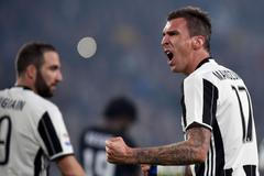 Mario Mandžukič slaví gól Juventusu