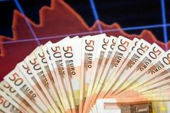 Euro peníze bankovky eurozóna finační trh