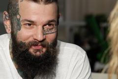 Pomeranče nekrvácí, tetujeme na ně hrdiny z pohádek, postiženým dětem plníme sny, říká tatér