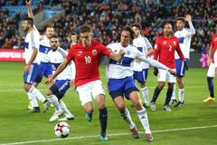 Norsko vs. San Marino: Markus Henriksen a Filippo Mazza