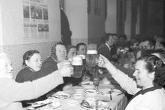 pivo JZD Tursko 1954