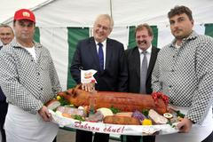 Miloš Zeman dary kraje sele uzenářství Matula Lechotice