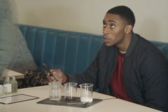 McDonald's si v nové reklamě utahuje z hipsterských kaváren