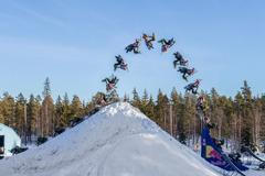 Švéd jako první skočil na sněžném skútru dvojité salto vzad