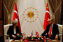 Theresa Mayová při setkání s prezidentem Erdoganem.