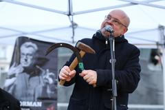 Shromáždění k připomínce 25. února a obětem komunismu - Staromětské náměstí a Úvoz