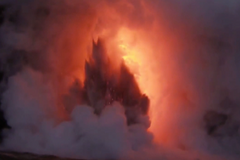 Podívaná jako z Pána prstenů. Turisté natočili dechberoucí video tekoucí lávy