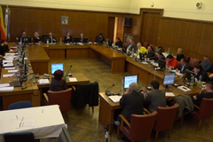 Budeme z toho tady dělat cirkus? Zastupitelstvo Prahy 7 se vyostřilo kvůli soukromé oslavě