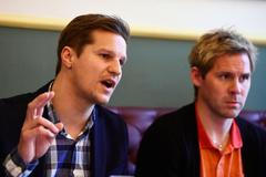 Tomáš Pešír a Tomáš Hübschman prezentují novou Hráčskou fotbalovou unii